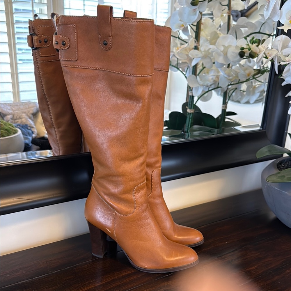 Banana Republic Elegant Tan Leather Knee-High Boots